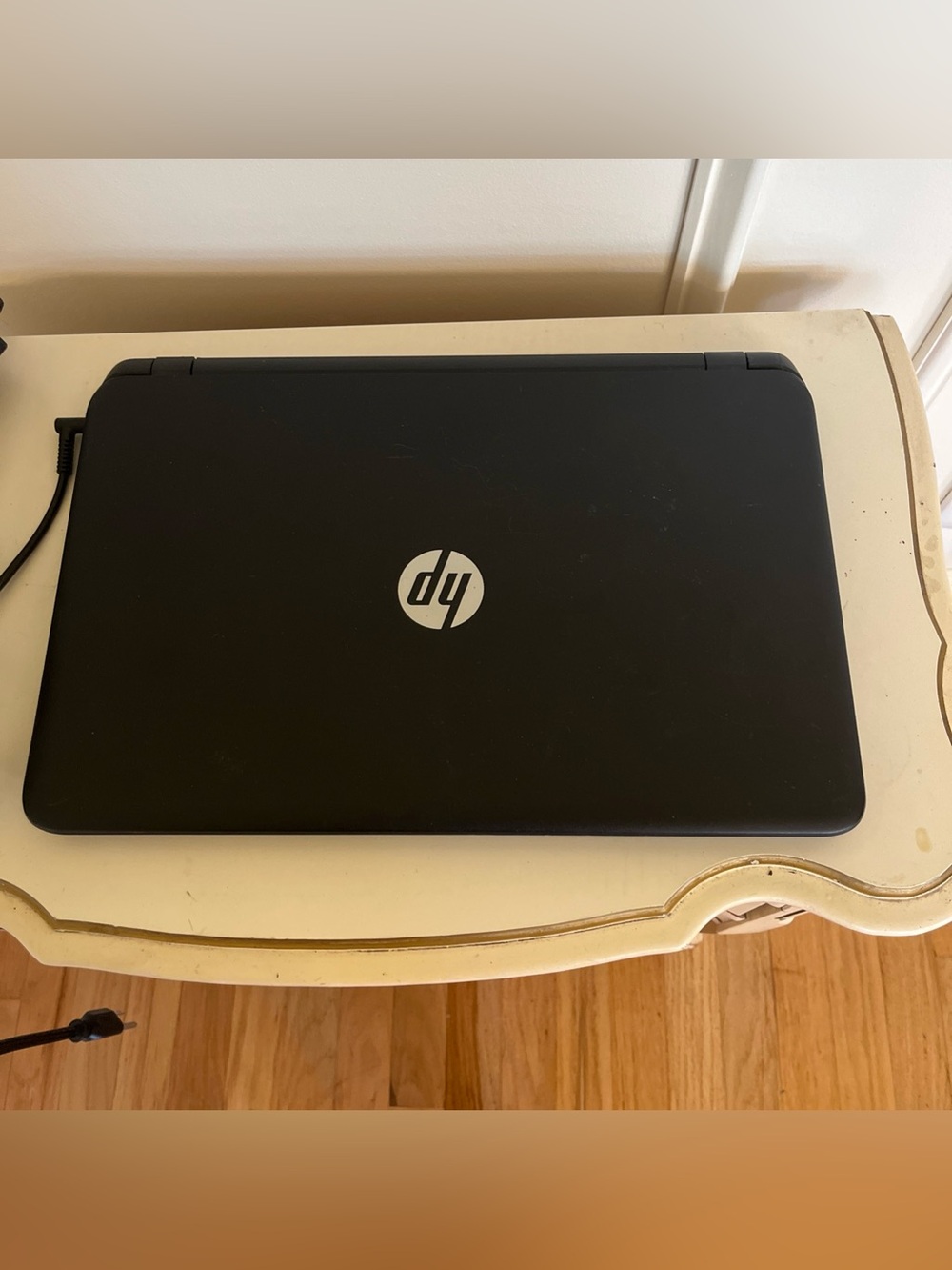 HP 15 laptop notebook with cord. turns on/not working - fix or use for parts